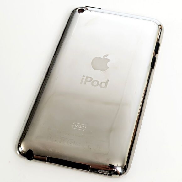 iPod Touch 4th Gen 16 GB White - Incredibly Good Condition on Back - @LOOK@ - Picture 6 of 6